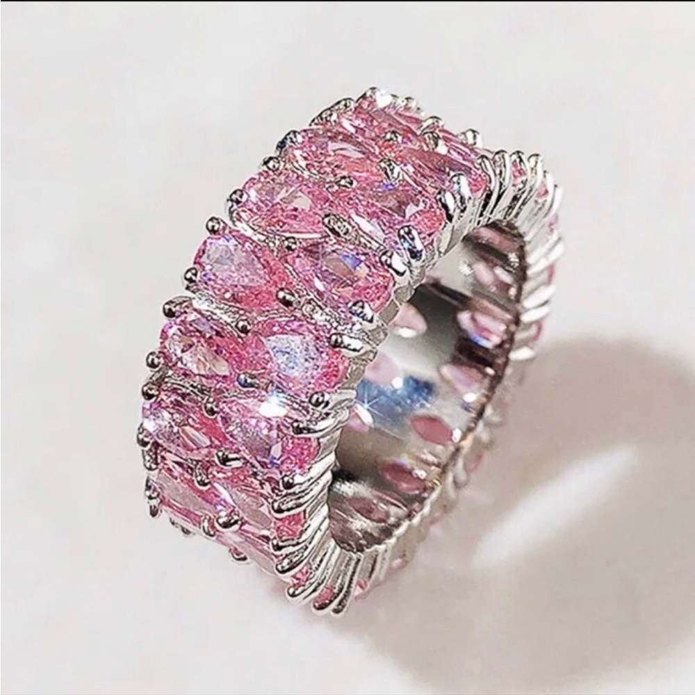 Gorgeous swarovski elements amethyst shade ring size 8